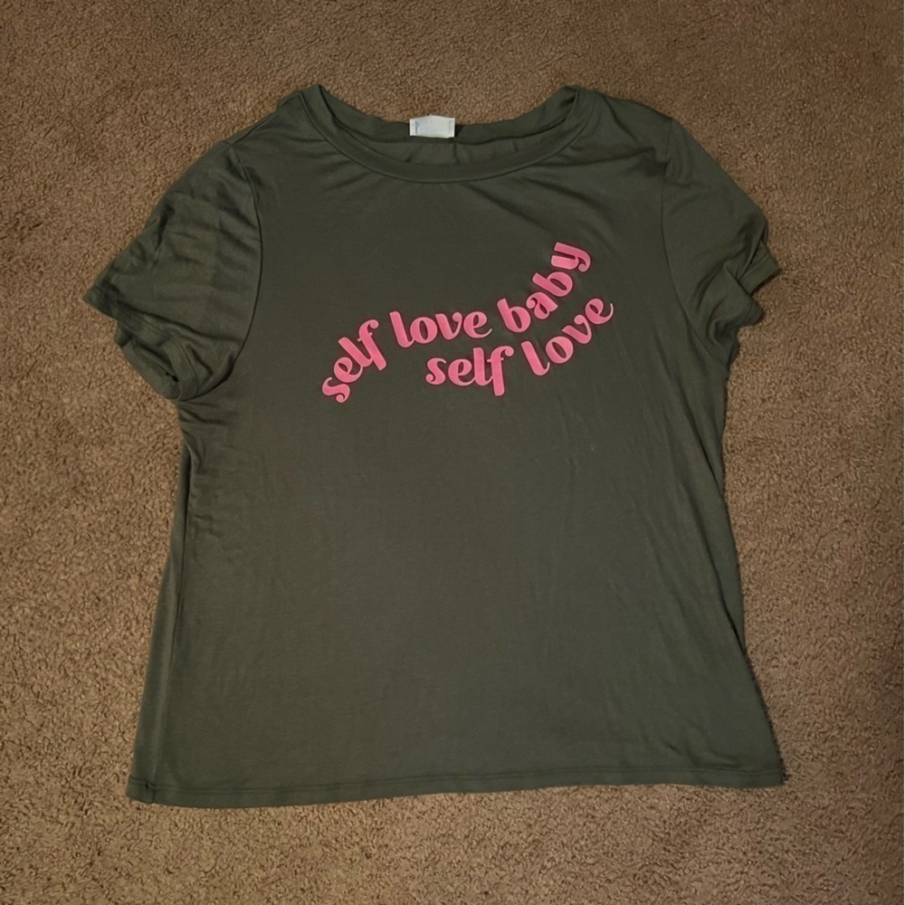 Dee Elly- Cute Tee